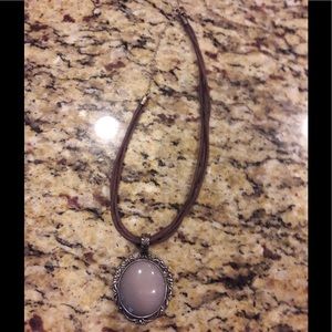 Costume Fashion Pendant Necklace, EUC